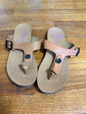 Blowfish Malibu Faux Leather T-Strap Thong Sandal Size 8